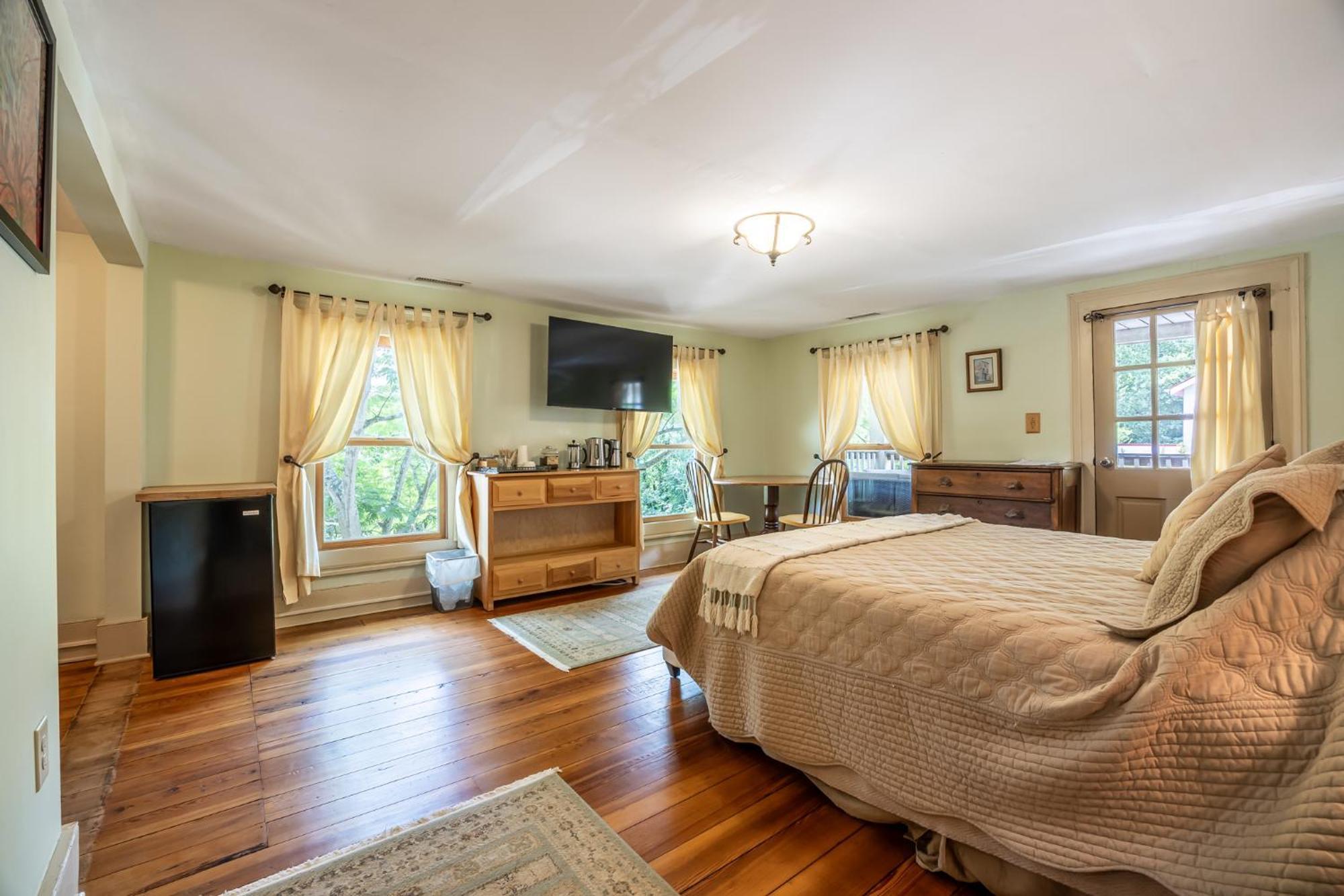 Bliss Point Farm And B&B, Llc Earlysville Екстериор снимка